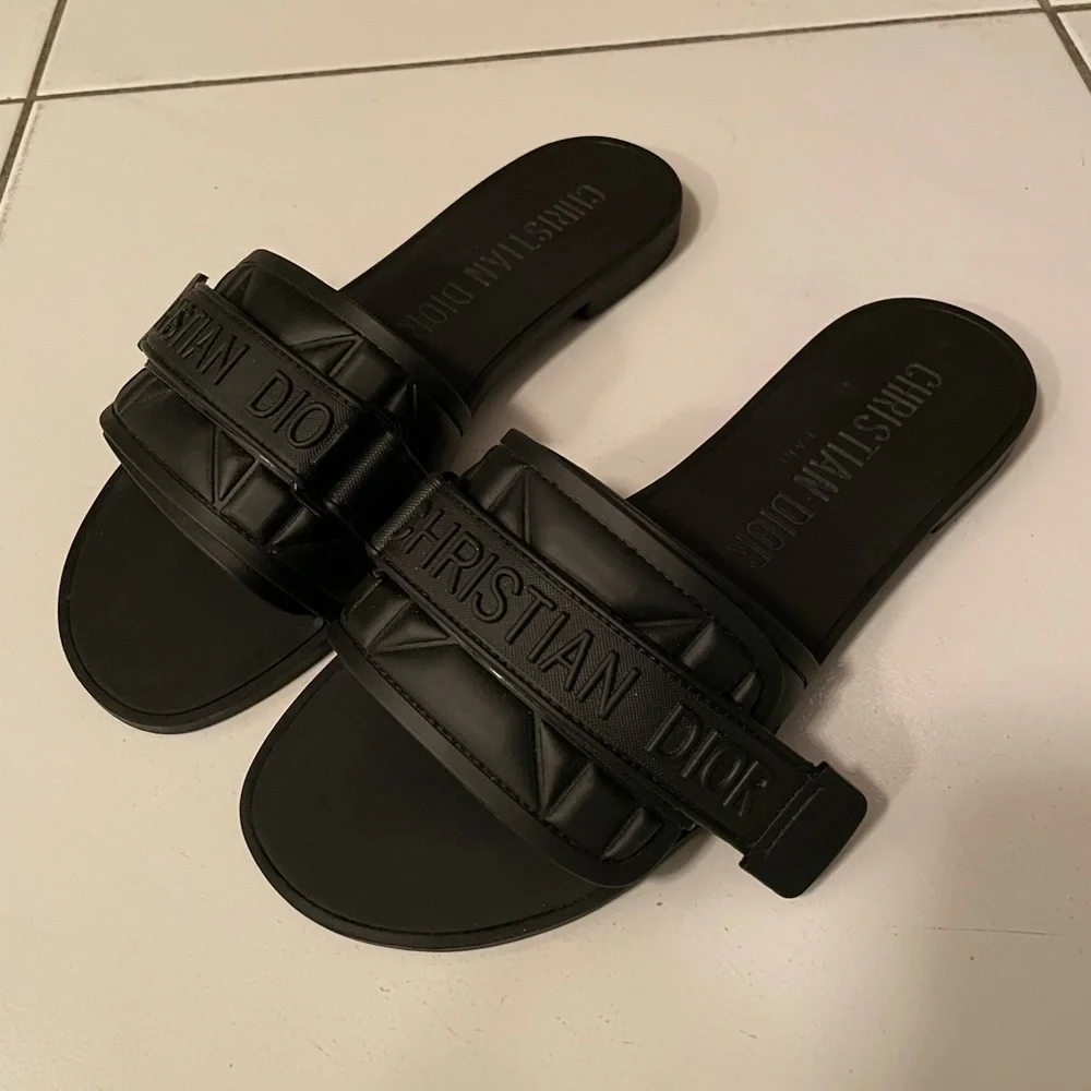 Designer *INSPIRED* Slides - Picture 2 of 4